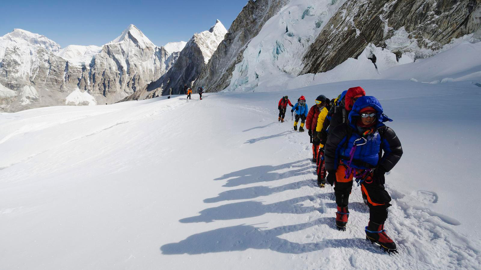 ELIAS LUIZ: Morte nas nuvens. O problema com os mais de ...
