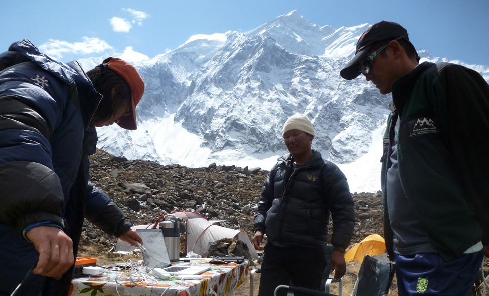 Meu centro de comunica��o com a Meteotest da Sui�a. Nesse dia fiz a decis�o de tentar o c�me pela primeira vez. As fotos satelital mostravam uma quebra no sistema convectivo.