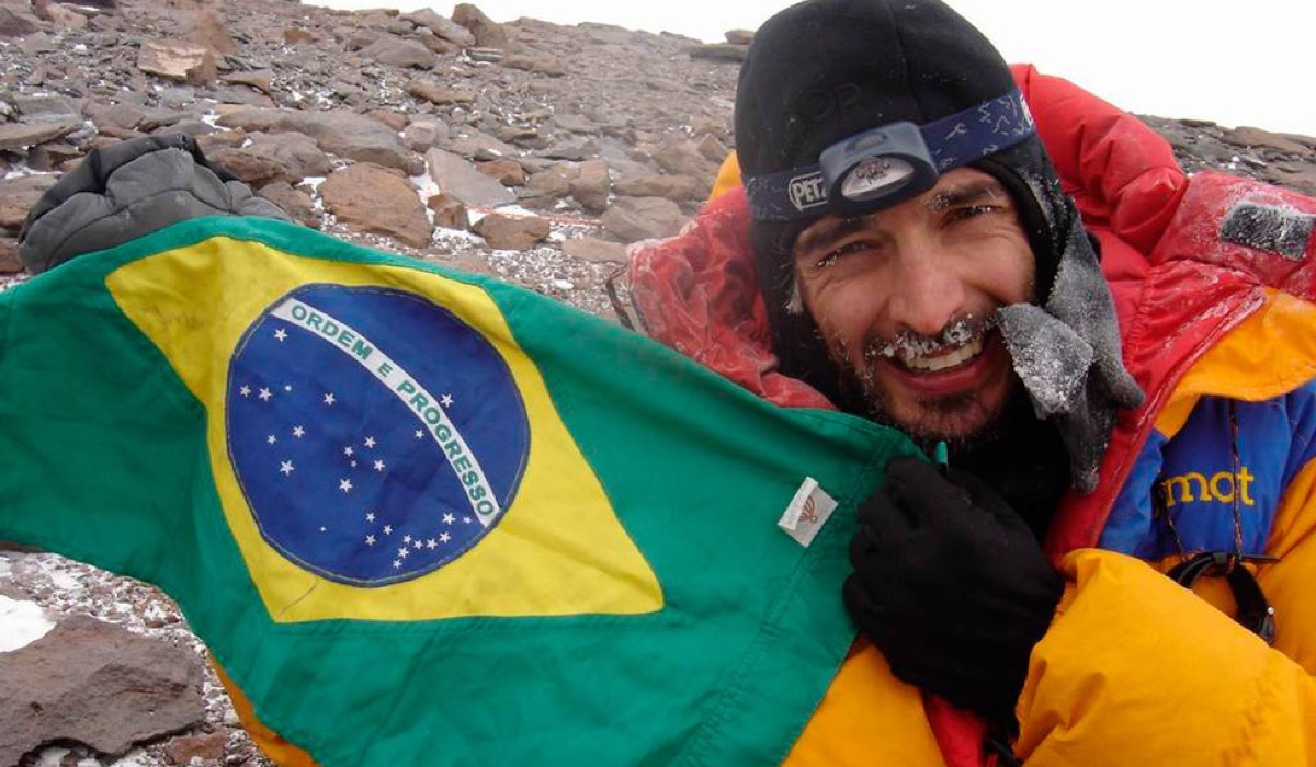 "Whiteout" e a viagem mental pela aventura de um jornalista