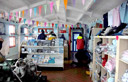 Porto Lockroy - O com�rcio na Antartica - S� loja em Port Lockroy vende cerca de 7 toneladas de camisetas, agasalhos, livros e diversas lembrancinhas.