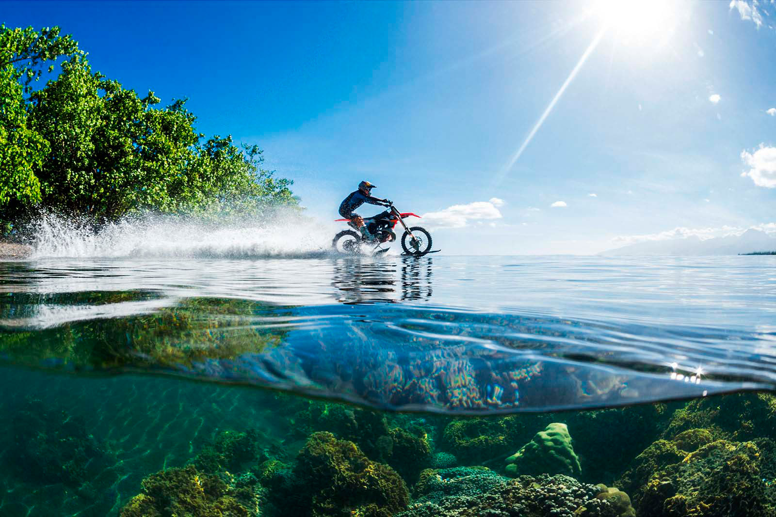 [v deo] Surfando com uma moto