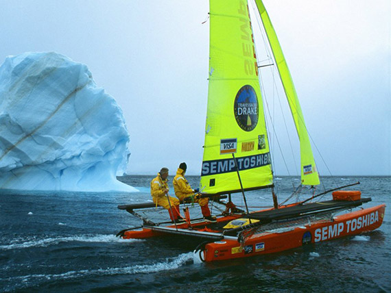 Beto Pandiani realizou travessias de catamarã por diferentes mares do mundo.